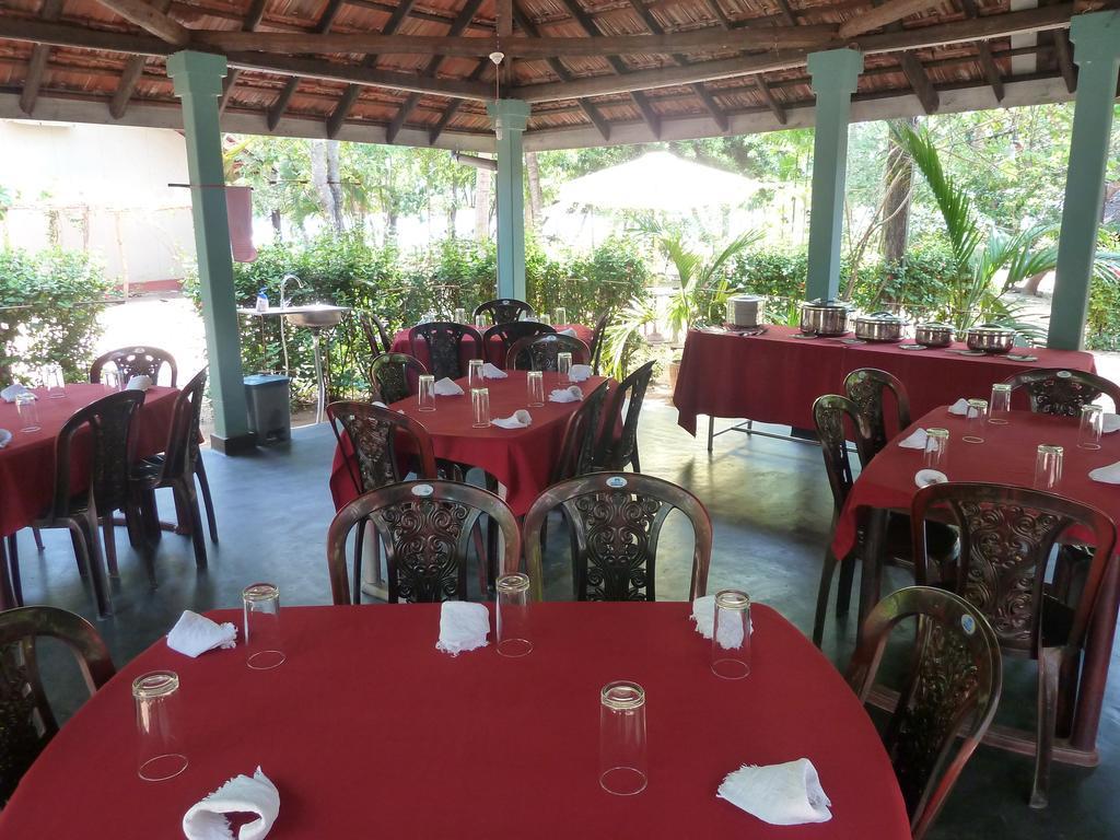 Riviera Resort Batticaloa Exterior foto