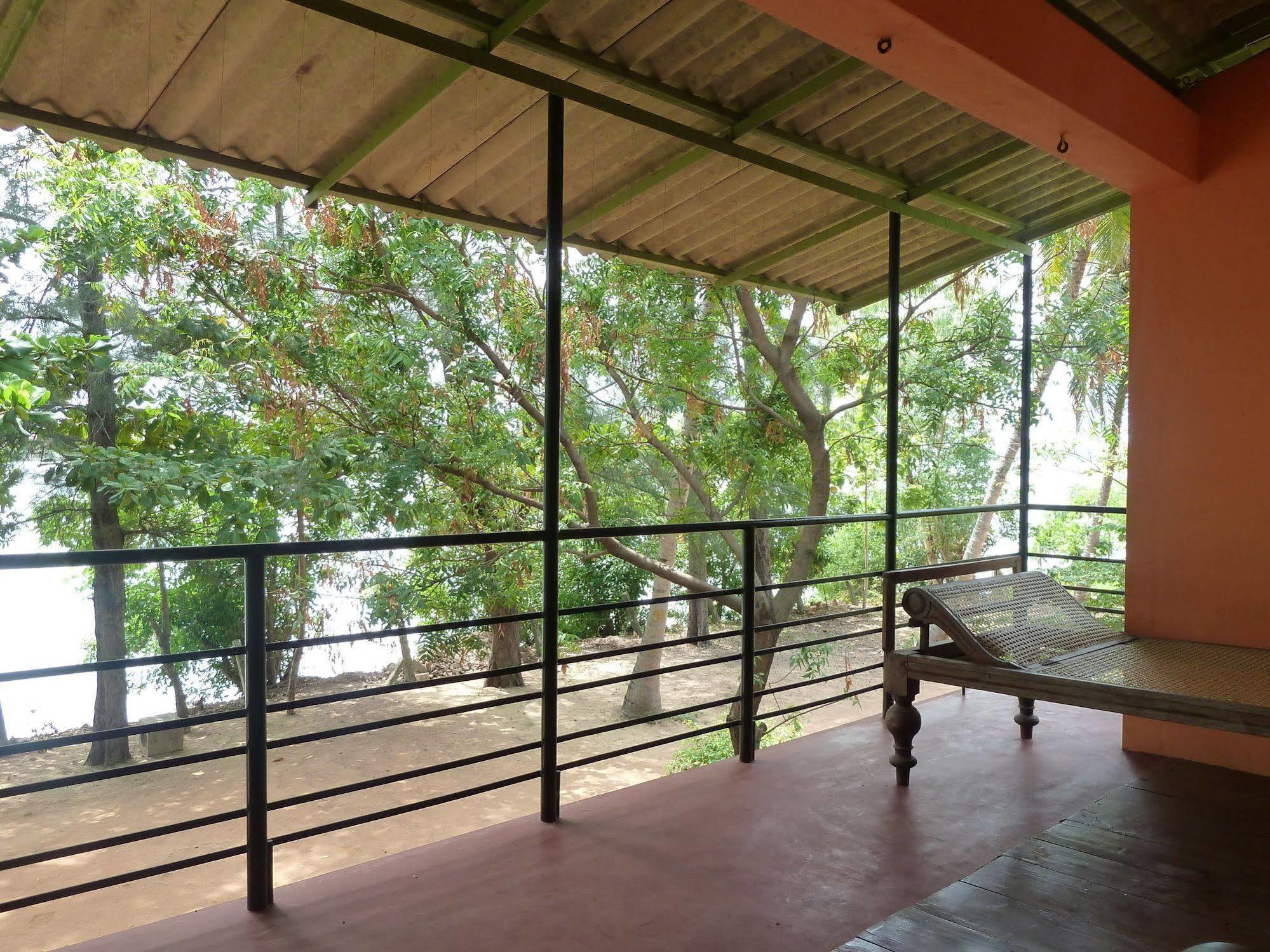 Riviera Resort Batticaloa Exterior foto