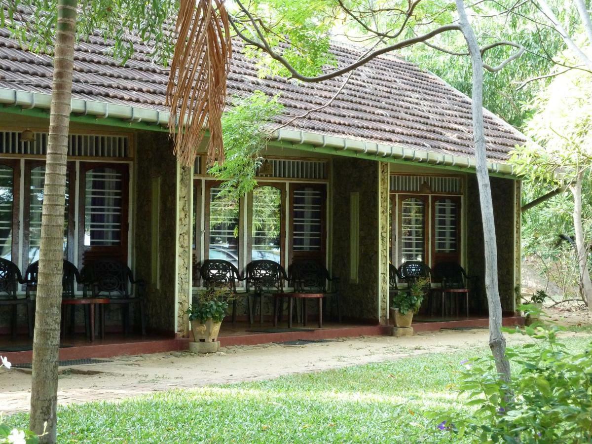 Riviera Resort Batticaloa Exterior foto